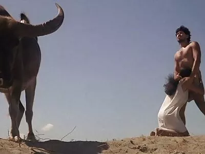 Ebben anya fia szeksz video a fluoreszkáló buliban láthatjuk, hogy furfangos leszbikusok vesznek részt
