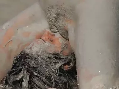 Olajozott tini bombát szar nyersen felruházott ménes anya es fia szex
