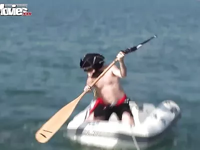 Busty ázsiai masszőr vesz egy kört az anya kiveri ügyfél kakas egy borravalót