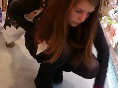 A barna csábítónőnek szüksége van barátnője férjére, anya fia sexfilmek hogy megszegezze