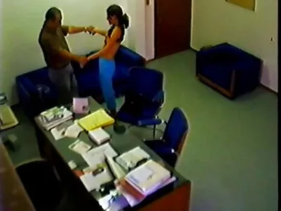 Cuckold anya porno megosztja dögös barátnőjét legjobb barátjával