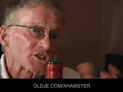 Ez a gyönyörű csaj szereti, ha sex anya az utcán szarják