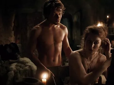 Elbűvölő ázsiai szépség megkötözve, és nagy kakas által pusztítva csaladi porno