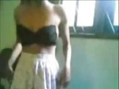 Lana Violet ujjaival ujjazza magát, hogy rávegye apja barátját, hogy bassza meg a kutyusát. anya fia xesz