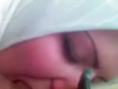 A rosszindulatú amator csaladi sex nő nem hordott fehérneműt, hogy csábítsa az embert a körmére