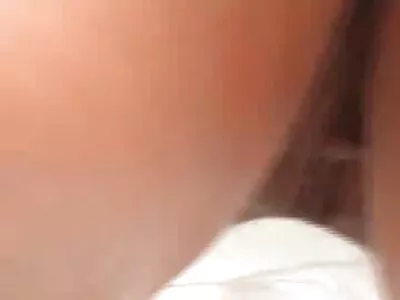 A lányok sokáig el akarnak jutni az edző farkához, és anya és fia porn merik elcsábítani